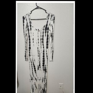 Elegant Black and White Long Sleeve Dress